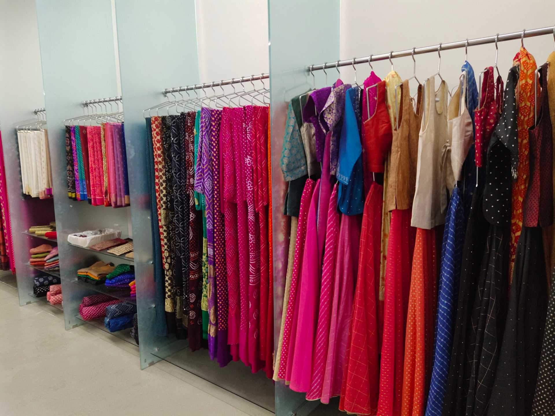 Lehnga offers rate Utsav sarees Ratanpole Ahmedabad | By UTSAV SAREEFacebook