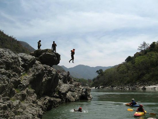 cliff jumping