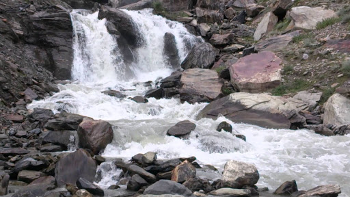 rahala waterfall in Manali