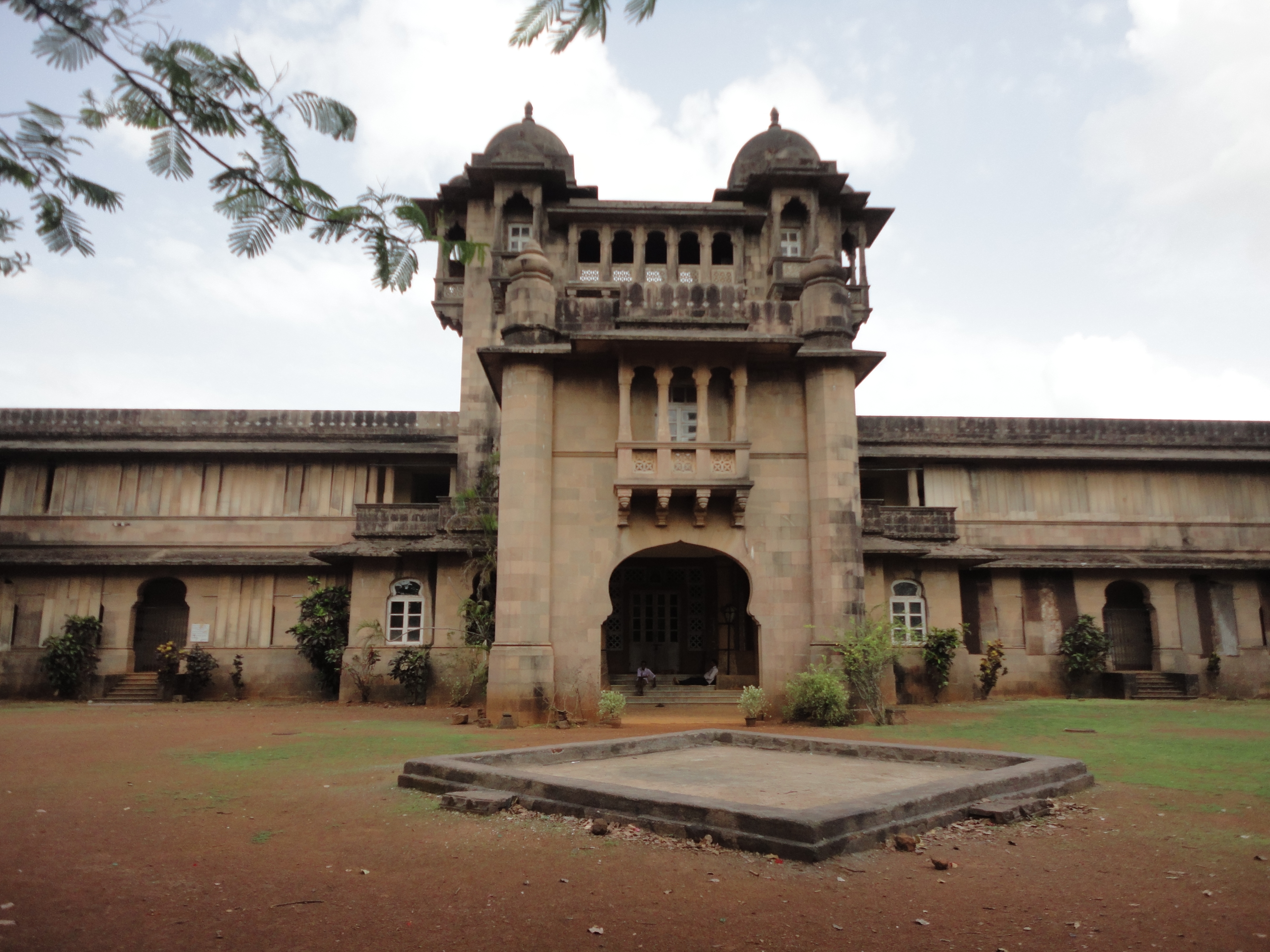 Jai Vilas Palace, Jawhar