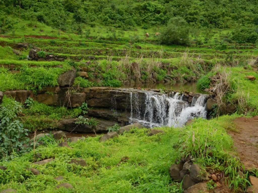 tourist places near mumbai in summer