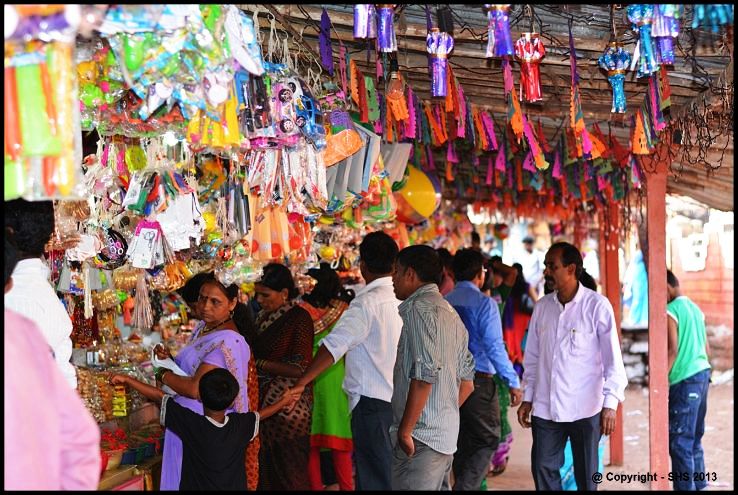 Shopping at Ganapatipule