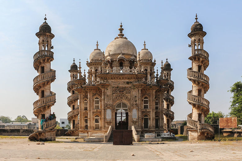 Mahabat Maqbara