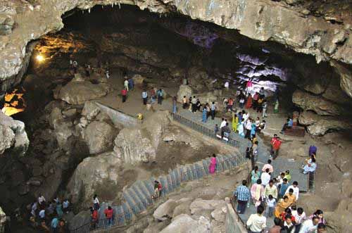 Patal Bhuvaneshwar Cave