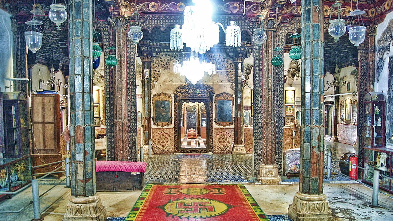 aina mahal palace, bhuj