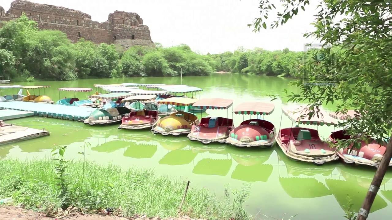 Boating at the Old Fort