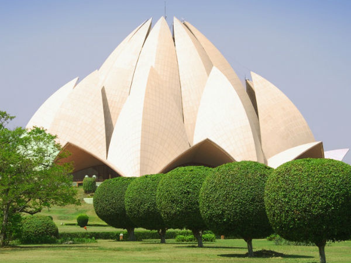 lotus temple delhi bahai meditate yellow worship pollution turning inside toll taking oneindia per india blogs