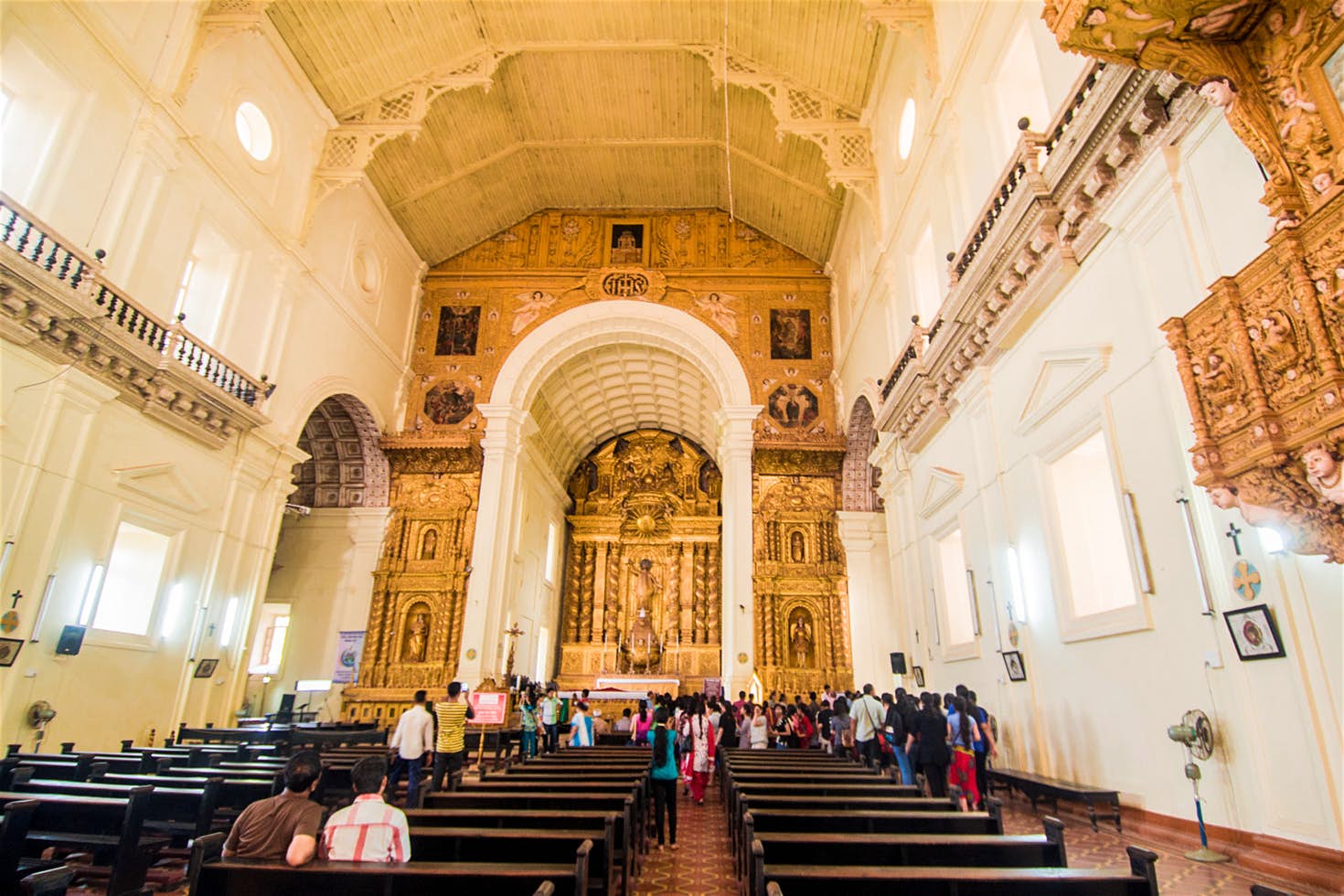 Missa De Galo at the Basilica of Bom Jesus Church