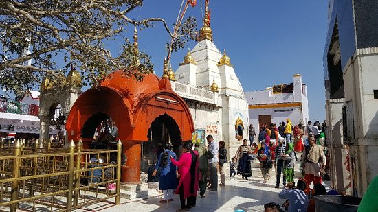 Naina Devi temple