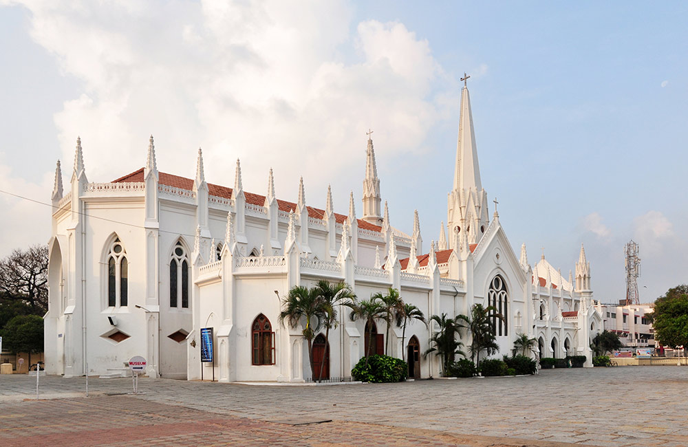 Attend prayers at the famous Churches