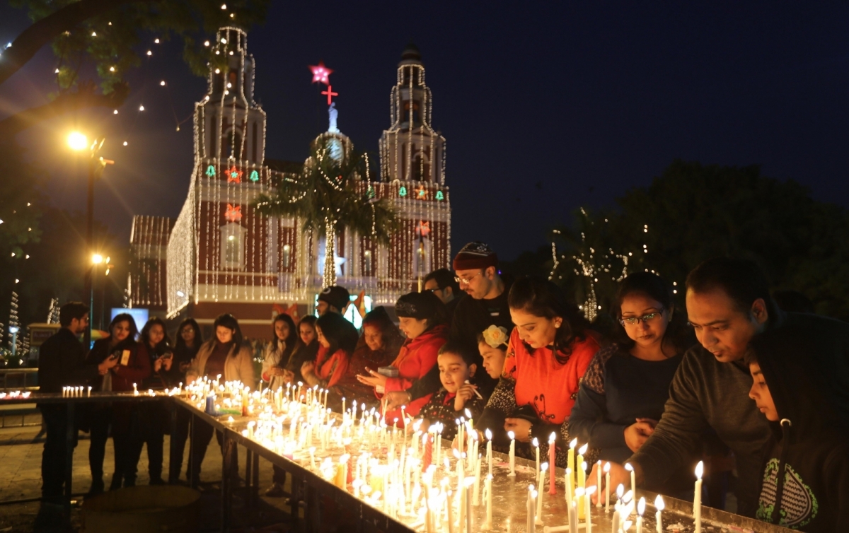 Attend the Christmas Eve Mass in Old Goa