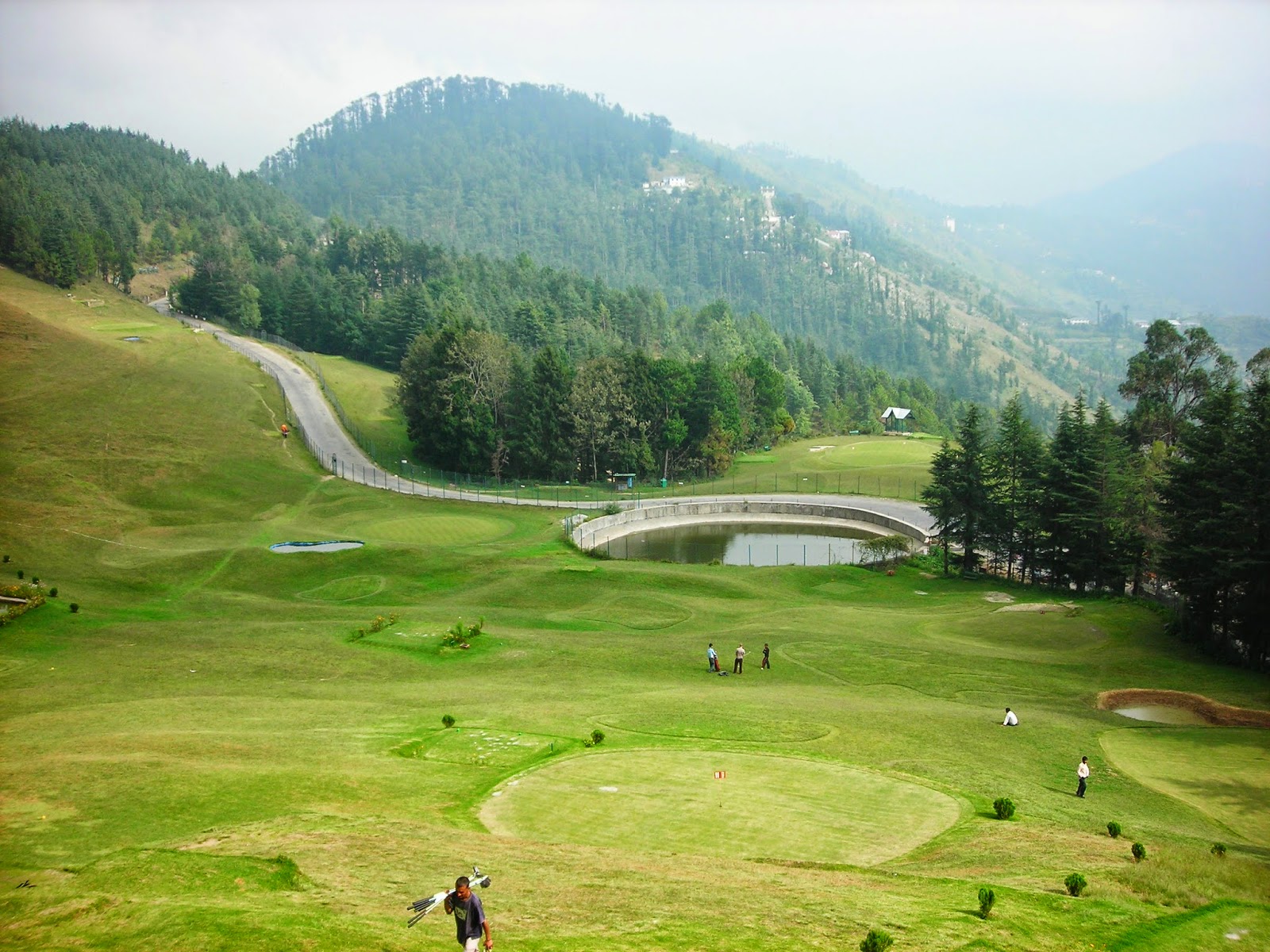 Play golf at Naldehra, Shimla