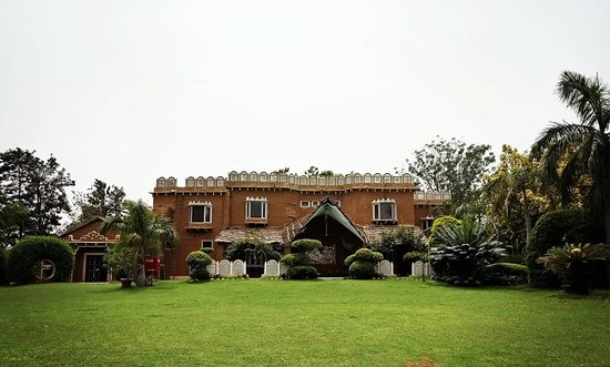 Surjivan Resort