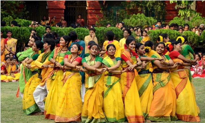 holi in shantiniketan