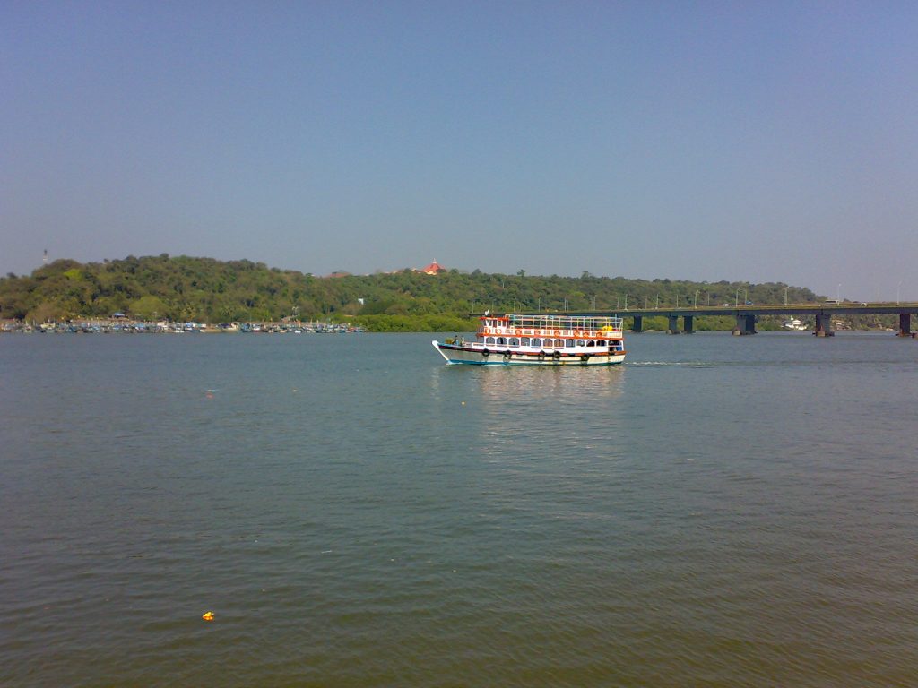Mandovi River