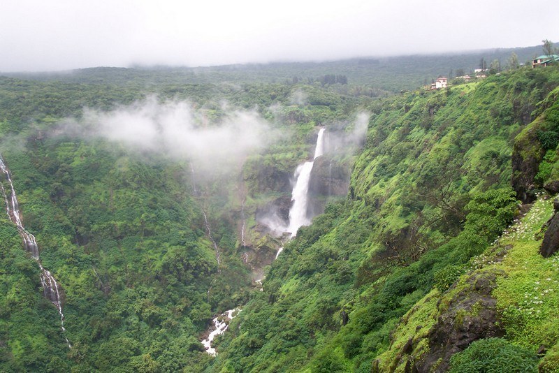 scenic waterfalls near Mahabaleshwar