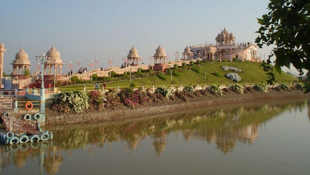 places to visit in gujarat with friends