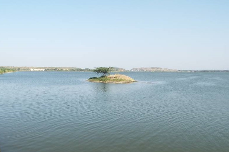 Lal Pari Lake