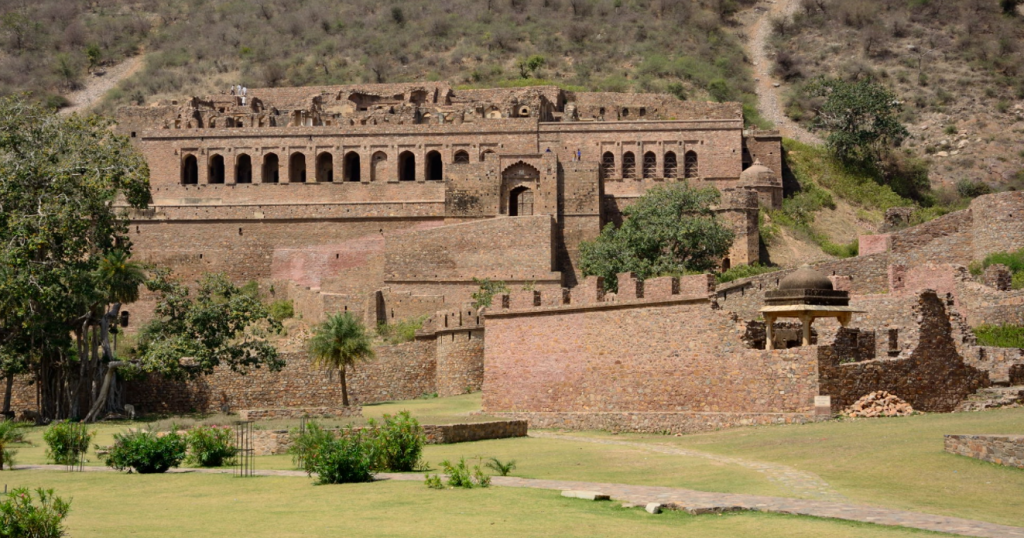 trip in bhangarh fort