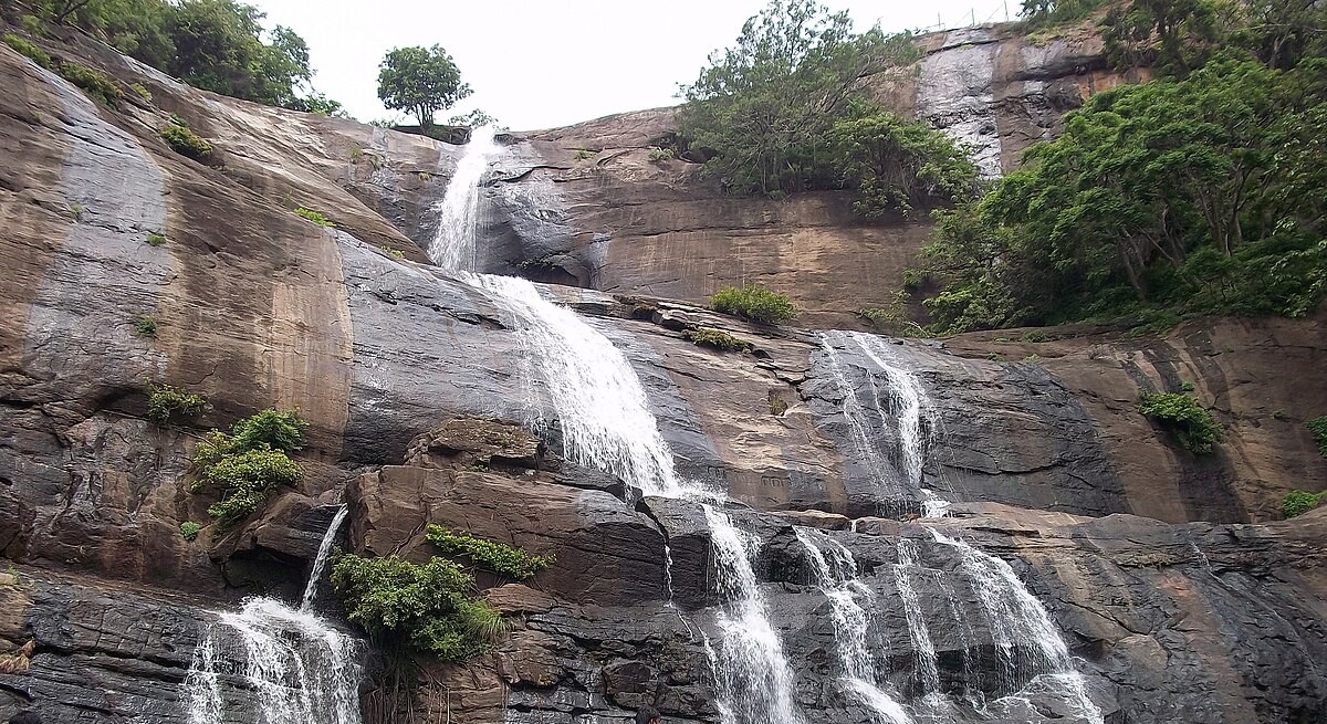Kutralam falls