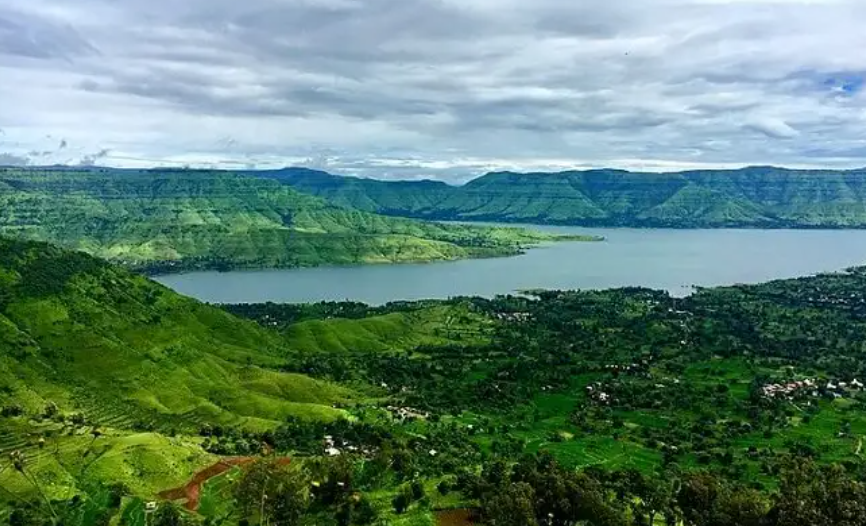 places near pune to visit in october