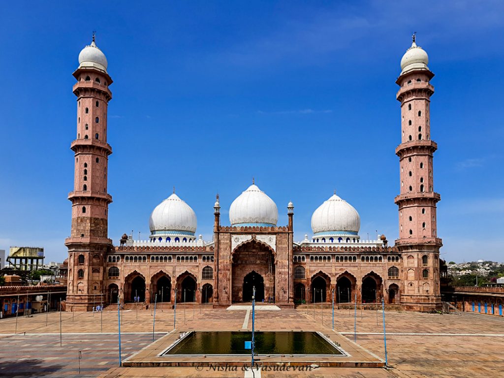 famous mosque in india